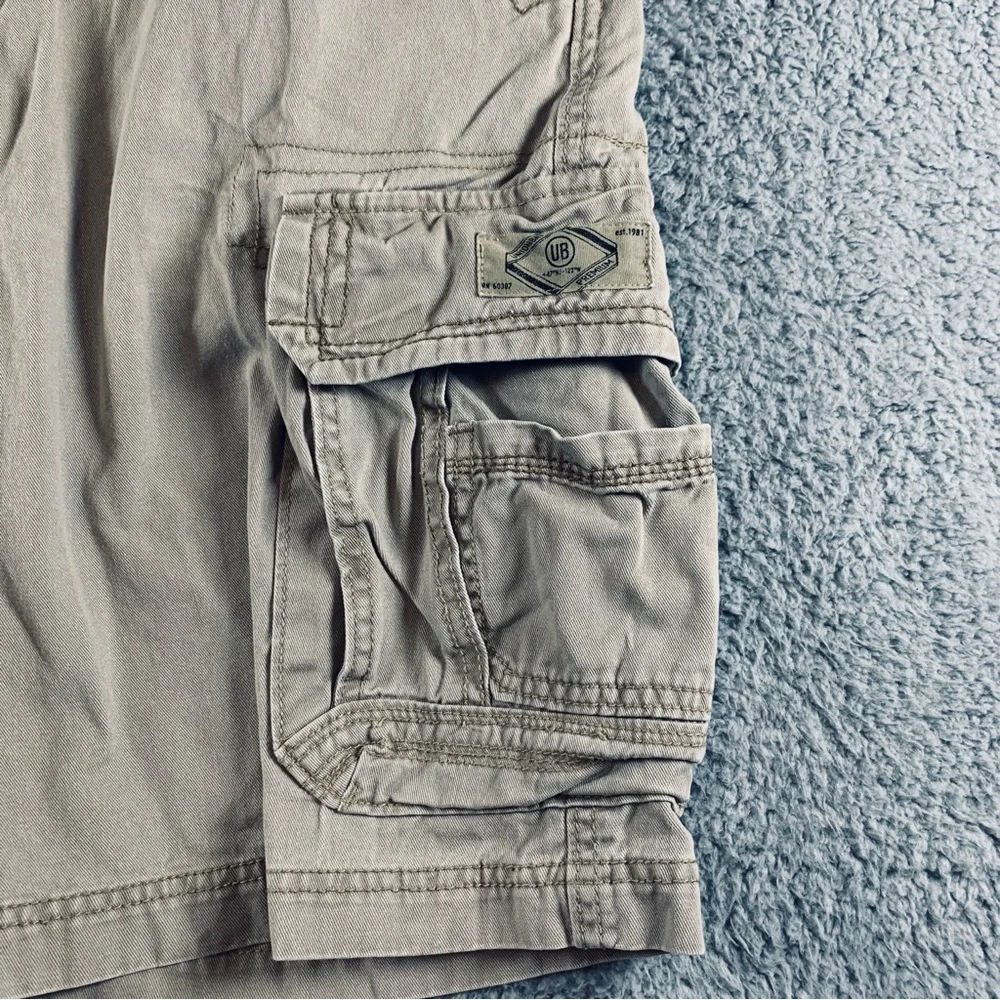 Unionbay Cargo Shorts Men's 8 Pockets‎ 100% Cotton Khaki Size 38 Inseam 10.5
